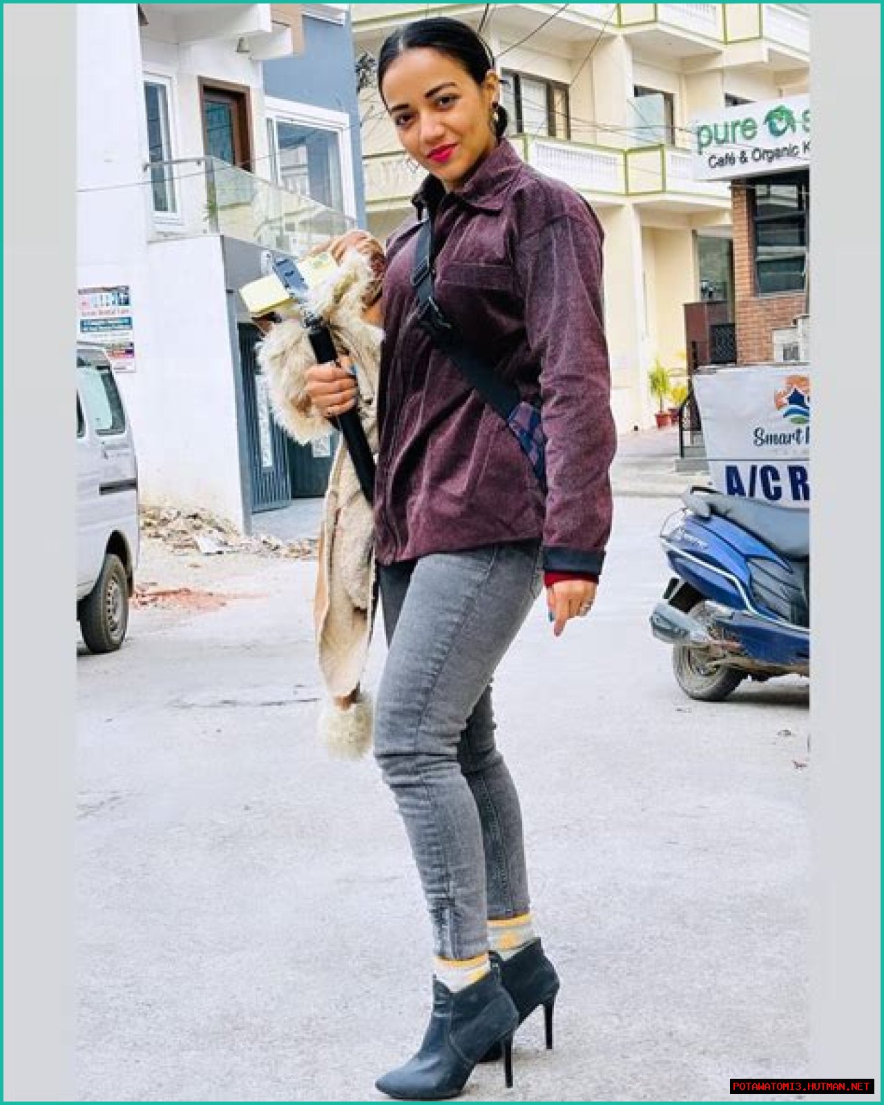 Mishti Basu: Wiki, Age, Height, Boyfriend, Net worth, Family, Biography & More